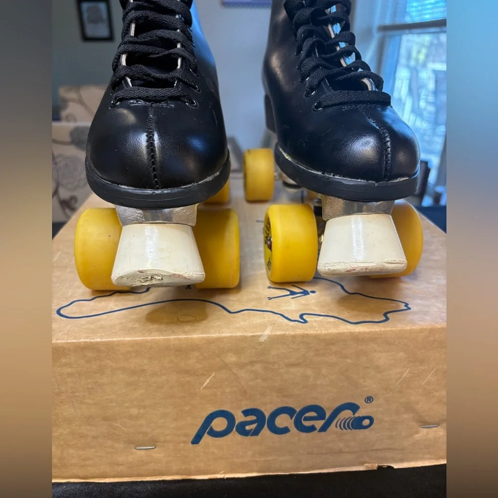 🔥🔥🔥Vintage Black Pacer Brand Mens Size 9 Roller Skates - Picture 6 of 14